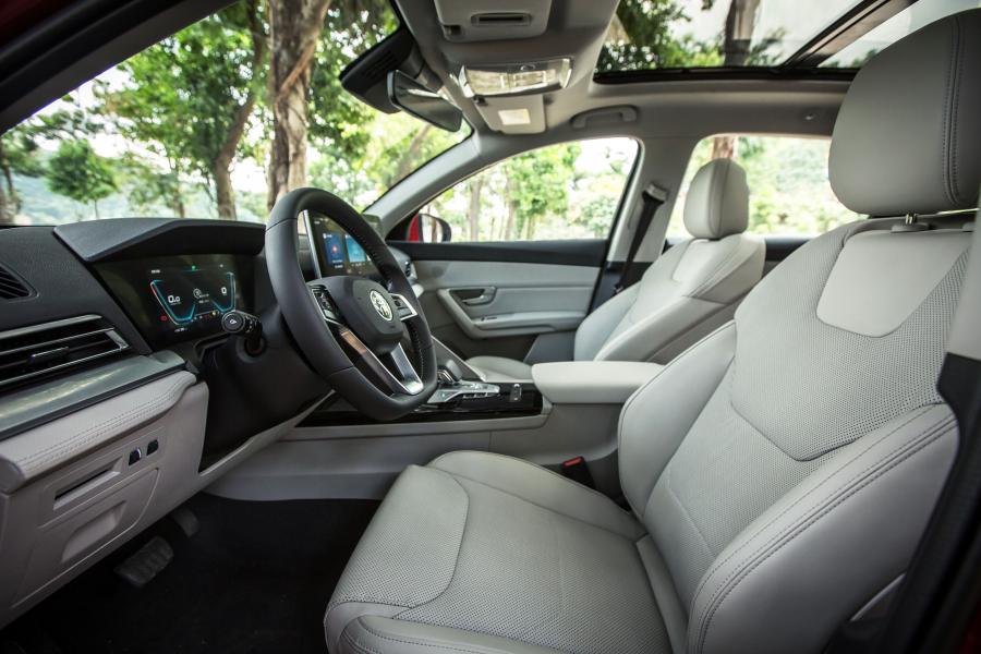 Интерьер BYD Song Pro (SA2) 2019 года  (фото 15 из 24)